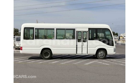 Ra Imported Toyota Coaster funfun Ọkọ̀ in Import - Dubai ni Ashanti Ra Imported Toyota Coaster funfun Ọkọ̀ in Import - Dubai ni Ashanti