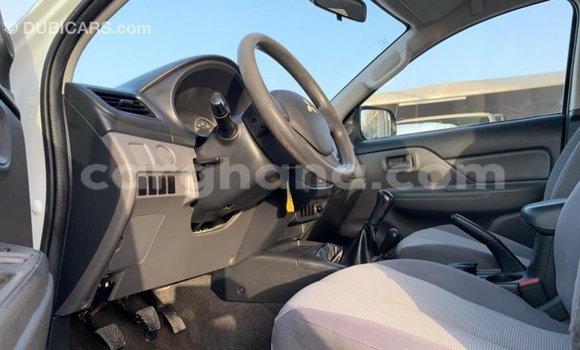Sayi Imported Mitsubishi L200 White Mota in Import - Dubai a Ashanti Sayi Imported Mitsubishi L200 White Mota in Import - Dubai a Ashanti