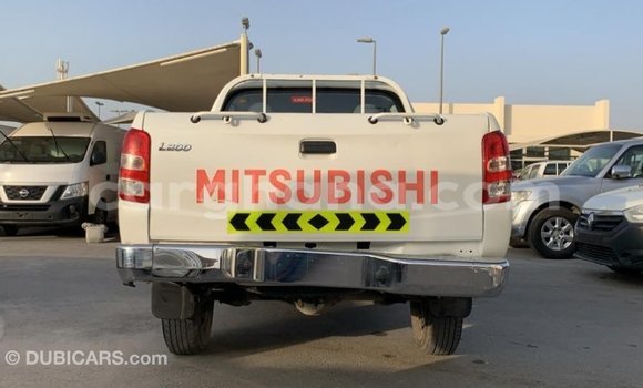 Sayi Imported Mitsubishi L200 White Mota in Import - Dubai a Ashanti Sayi Imported Mitsubishi L200 White Mota in Import - Dubai a Ashanti