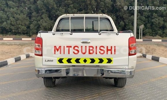 Ra Imported Mitsubishi L200 funfun Ọkọ̀ in Import - Dubai ni Ashanti Ra Imported Mitsubishi L200 funfun Ọkọ̀ in Import - Dubai ni Ashanti