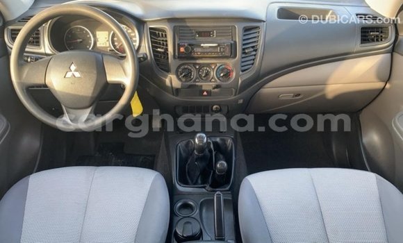 Sayi Imported Mitsubishi L200 White Mota in Import - Dubai a Ashanti Sayi Imported Mitsubishi L200 White Mota in Import - Dubai a Ashanti