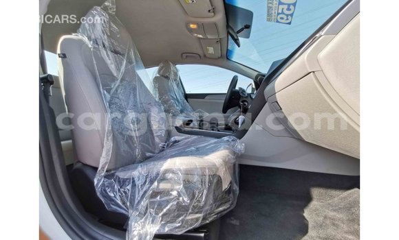 Buy Import Hyundai Sonata White Car in Import - Dubai in Ashanti Buy Import Hyundai Sonata White Car in Import - Dubai in Ashanti