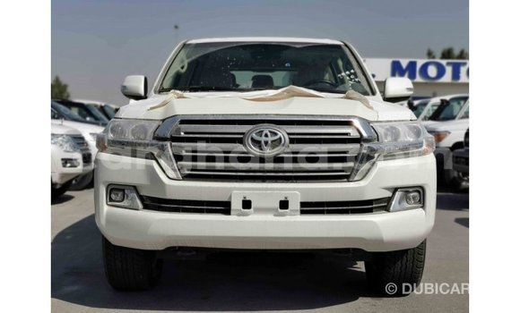 Sayi Imported Toyota Land Cruiser White Mota in Import - Dubai a Ashanti Sayi Imported Toyota Land Cruiser White Mota in Import - Dubai a Ashanti