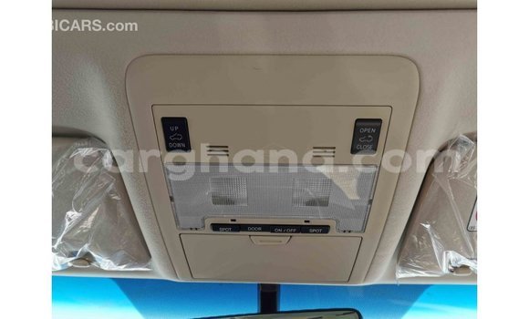 Sayi Imported Toyota Land Cruiser White Mota in Import - Dubai a Ashanti Sayi Imported Toyota Land Cruiser White Mota in Import - Dubai a Ashanti