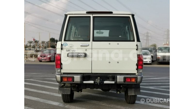 Big with watermark toyota land cruiser ashanti import dubai 19419