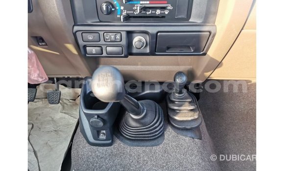 Sayi Imported Toyota Land Cruiser White Mota in Import - Dubai a Ashanti Sayi Imported Toyota Land Cruiser White Mota in Import - Dubai a Ashanti