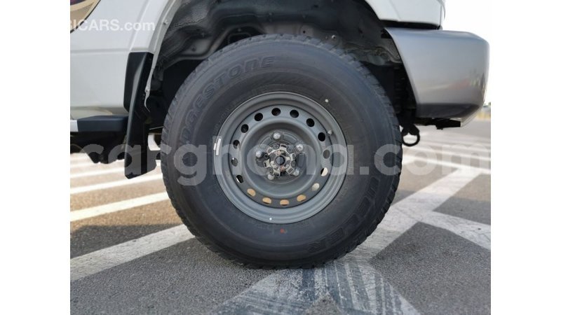 Big with watermark toyota land cruiser ashanti import dubai 19419