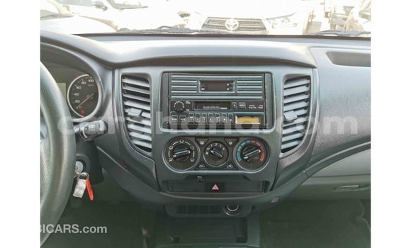 Buy Import Mitsubishi L200 White Car in Import - Dubai in Ashanti Buy Import Mitsubishi L200 White Car in Import - Dubai in Ashanti