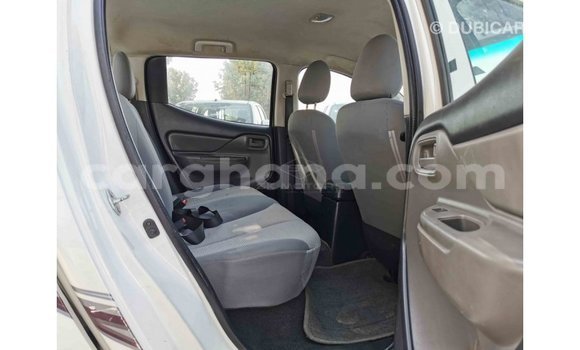Buy Import Mitsubishi L200 White Car in Import - Dubai in Ashanti Buy Import Mitsubishi L200 White Car in Import - Dubai in Ashanti