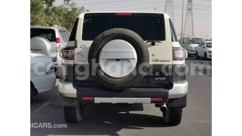 Big with watermark toyota fj cruiser ashanti import dubai 19427