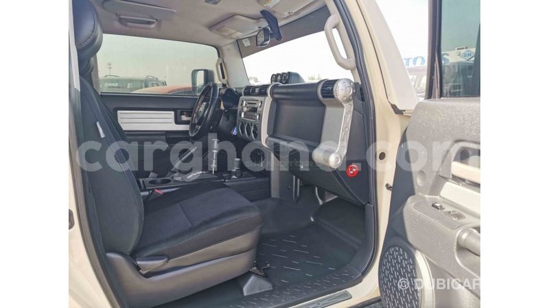 Big with watermark toyota fj cruiser ashanti import dubai 19427