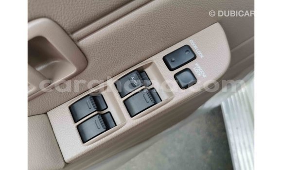 Ra Imported Toyota Land Cruiser funfun Ọkọ̀ in Import - Dubai ni Ashanti Ra Imported Toyota Land Cruiser funfun Ọkọ̀ in Import - Dubai ni Ashanti
