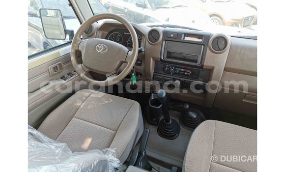 Buy Import Toyota Land Cruiser Beige Car in Import - Dubai in Ashanti Buy Import Toyota Land Cruiser Beige Car in Import - Dubai in Ashanti