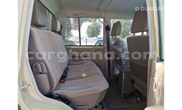 Buy Import Toyota Land Cruiser Beige Car in Import - Dubai in Ashanti Buy Import Toyota Land Cruiser Beige Car in Import - Dubai in Ashanti
