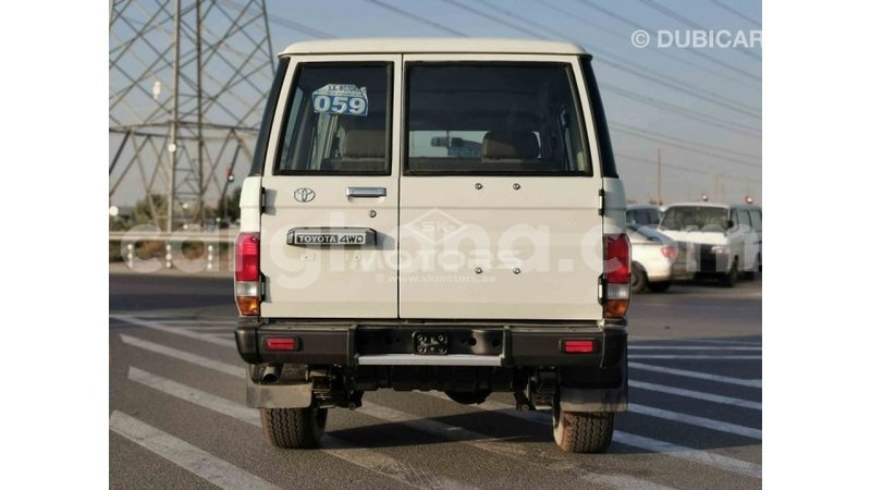 Big with watermark toyota land cruiser ashanti import dubai 19464