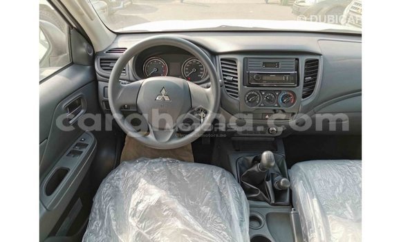 Sayi Imported Mitsubishi L200 White Mota in Import - Dubai a Ashanti Sayi Imported Mitsubishi L200 White Mota in Import - Dubai a Ashanti