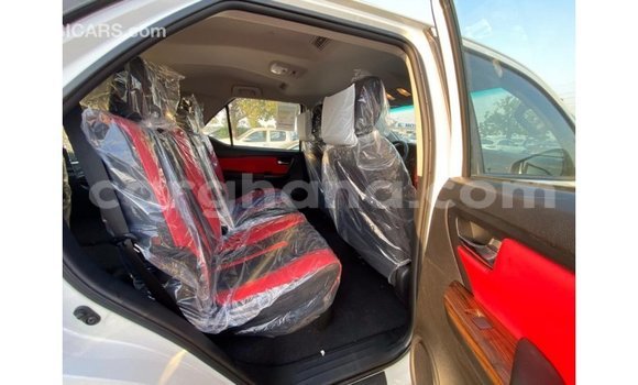 Sayi Imported Toyota Fortuner White Mota in Import - Dubai a Ashanti Sayi Imported Toyota Fortuner White Mota in Import - Dubai a Ashanti
