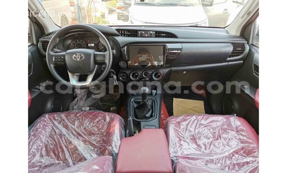Buy Import Toyota Hilux White Car in Import - Dubai in Ashanti Buy Import Toyota Hilux White Car in Import - Dubai in Ashanti