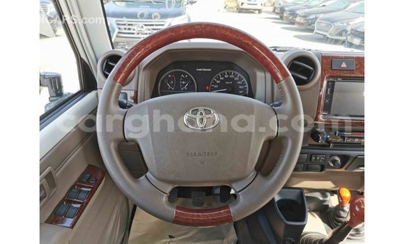 Ra Imported Toyota Land Cruiser funfun Ọkọ̀ in Import - Dubai ni Ashanti Ra Imported Toyota Land Cruiser funfun Ọkọ̀ in Import - Dubai ni Ashanti