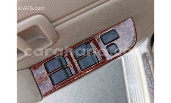 Ra Imported Toyota Land Cruiser funfun Ọkọ̀ in Import - Dubai ni Ashanti Ra Imported Toyota Land Cruiser funfun Ọkọ̀ in Import - Dubai ni Ashanti