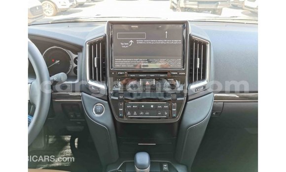 Buy Import Toyota Land Cruiser White Car in Import - Dubai in Ashanti Buy Import Toyota Land Cruiser White Car in Import - Dubai in Ashanti
