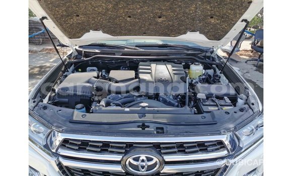 Buy Import Toyota Land Cruiser White Car in Import - Dubai in Ashanti Buy Import Toyota Land Cruiser White Car in Import - Dubai in Ashanti