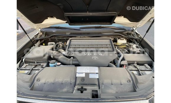 Buy Import Toyota Land Cruiser White Car in Import - Dubai in Ashanti Buy Import Toyota Land Cruiser White Car in Import - Dubai in Ashanti
