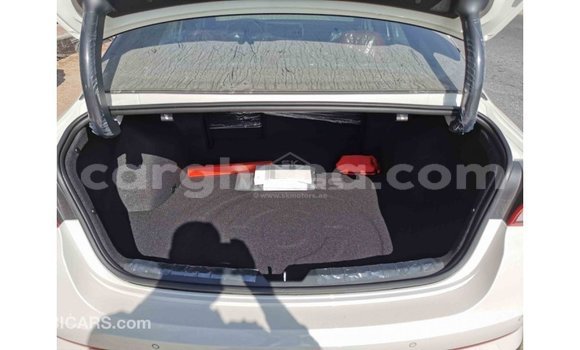 Ra Imported Kia K5 funfun Ọkọ̀ in Import - Dubai ni Ashanti Ra Imported Kia K5 funfun Ọkọ̀ in Import - Dubai ni Ashanti