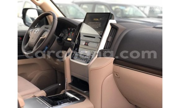 Buy Import Toyota Land Cruiser White Car in Import - Dubai in Ashanti Buy Import Toyota Land Cruiser White Car in Import - Dubai in Ashanti