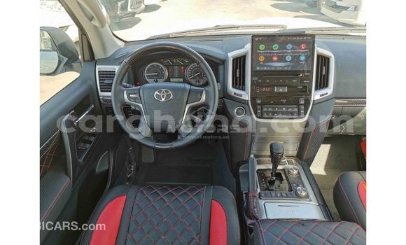Buy Import Toyota Land Cruiser White Car in Import - Dubai in Ashanti Buy Import Toyota Land Cruiser White Car in Import - Dubai in Ashanti