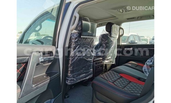 Buy Import Toyota Land Cruiser White Car in Import - Dubai in Ashanti Buy Import Toyota Land Cruiser White Car in Import - Dubai in Ashanti