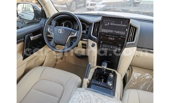 Ra Imported Toyota Land Cruiser funfun Ọkọ̀ in Import - Dubai ni Ashanti Ra Imported Toyota Land Cruiser funfun Ọkọ̀ in Import - Dubai ni Ashanti