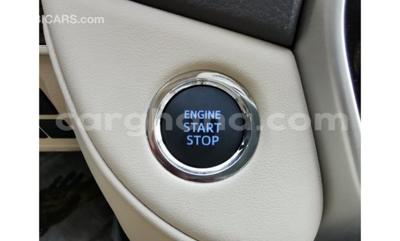 Sayi Imported Toyota Land Cruiser White Mota in Import - Dubai a Ashanti Sayi Imported Toyota Land Cruiser White Mota in Import - Dubai a Ashanti