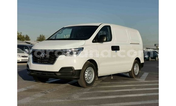 Ra Imported Hyundai Cargo funfun Ọkọ̀ in Import - Dubai ni Ashanti Ra Imported Hyundai Cargo funfun Ọkọ̀ in Import - Dubai ni Ashanti