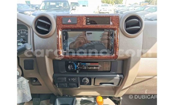 Ra Imported Toyota Land Cruiser funfun Ọkọ̀ in Import - Dubai ni Ashanti Ra Imported Toyota Land Cruiser funfun Ọkọ̀ in Import - Dubai ni Ashanti