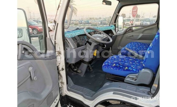 Buy Import Mitsubishi Fuso White Truck in Import - Dubai in Ashanti Buy Import Mitsubishi Fuso White Truck in Import - Dubai in Ashanti