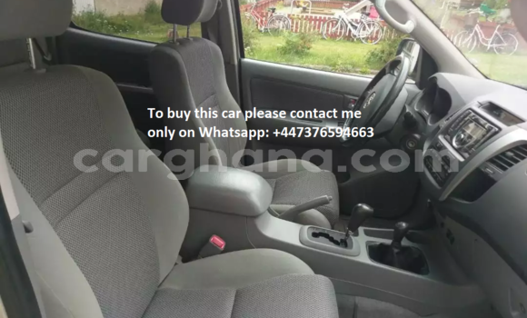Sayi Na hannu Toyota Hilux Azurfa Mota in Accra a Greater Accra Sayi Na hannu Toyota Hilux Azurfa Mota in Accra a Greater Accra