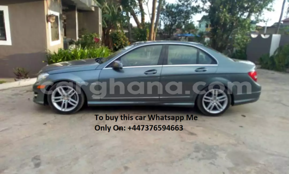 Sayi Na hannu Mercedes‒Benz C-klasse Azurfa Mota in Accra a Greater Accra Sayi Na hannu Mercedes‒Benz C-klasse Azurfa Mota in Accra a Greater Accra