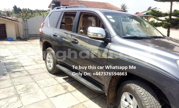 Sayi Na hannu Toyota Land Cruiser Prado Azurfa Mota in Accra a Greater Accra Sayi Na hannu Toyota Land Cruiser Prado Azurfa Mota in Accra a Greater Accra