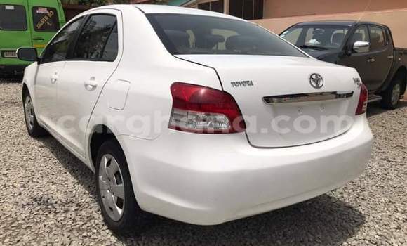 Ra Àlòkù Toyota Yaris funfun Ọkọ̀ in Sekondi ni Oorun Ra Àlòkù Toyota Yaris funfun Ọkọ̀ in Sekondi ni Oorun