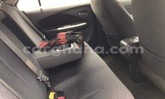 Ra Àlòkù Toyota Yaris funfun Ọkọ̀ in Sekondi ni Oorun Ra Àlòkù Toyota Yaris funfun Ọkọ̀ in Sekondi ni Oorun