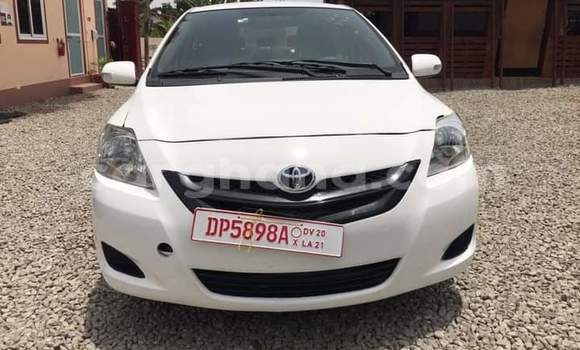 Ra Àlòkù Toyota Yaris funfun Ọkọ̀ in Sekondi ni Oorun Ra Àlòkù Toyota Yaris funfun Ọkọ̀ in Sekondi ni Oorun