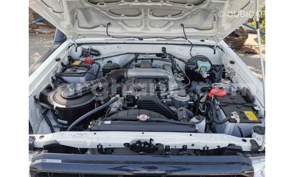 Sayi Imported Toyota Land Cruiser White Mota in Import - Dubai a Ashanti Sayi Imported Toyota Land Cruiser White Mota in Import - Dubai a Ashanti
