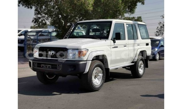 Buy Import Toyota Land Cruiser White Car in Import - Dubai in Ashanti Buy Import Toyota Land Cruiser White Car in Import - Dubai in Ashanti
