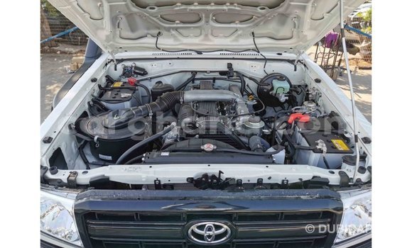 Buy Import Toyota Land Cruiser White Car in Import - Dubai in Ashanti Buy Import Toyota Land Cruiser White Car in Import - Dubai in Ashanti