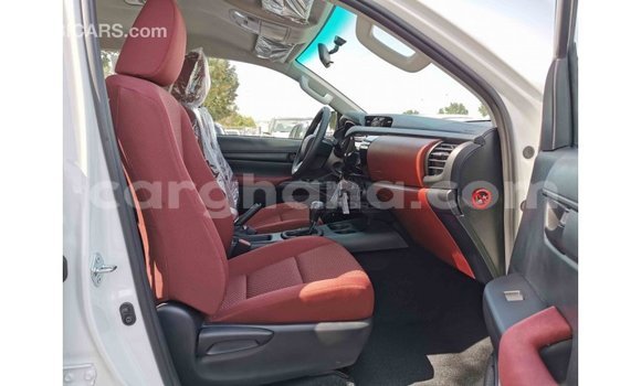 Buy Import Toyota Hilux White Car in Import - Dubai in Ashanti Buy Import Toyota Hilux White Car in Import - Dubai in Ashanti