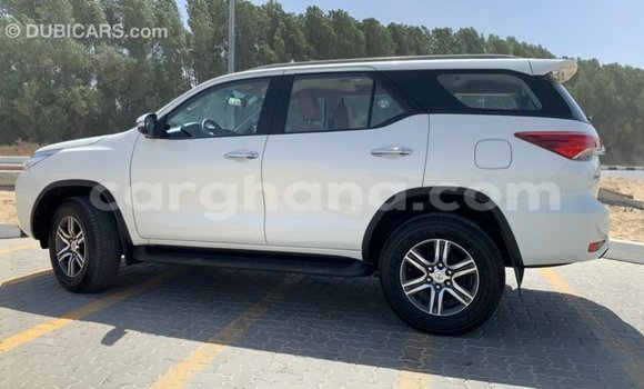 Sayi Imported Toyota Fortuner White Mota in Import - Dubai a Ashanti Sayi Imported Toyota Fortuner White Mota in Import - Dubai a Ashanti