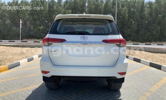 Sayi Imported Toyota Fortuner White Mota in Import - Dubai a Ashanti Sayi Imported Toyota Fortuner White Mota in Import - Dubai a Ashanti