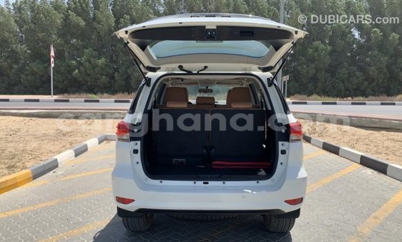 Sayi Imported Toyota Fortuner White Mota in Import - Dubai a Ashanti Sayi Imported Toyota Fortuner White Mota in Import - Dubai a Ashanti