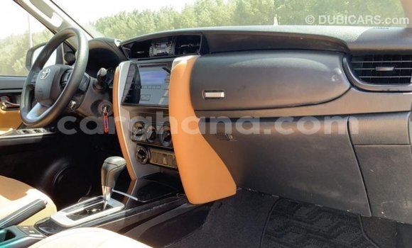 Sayi Imported Toyota Fortuner White Mota in Import - Dubai a Ashanti Sayi Imported Toyota Fortuner White Mota in Import - Dubai a Ashanti